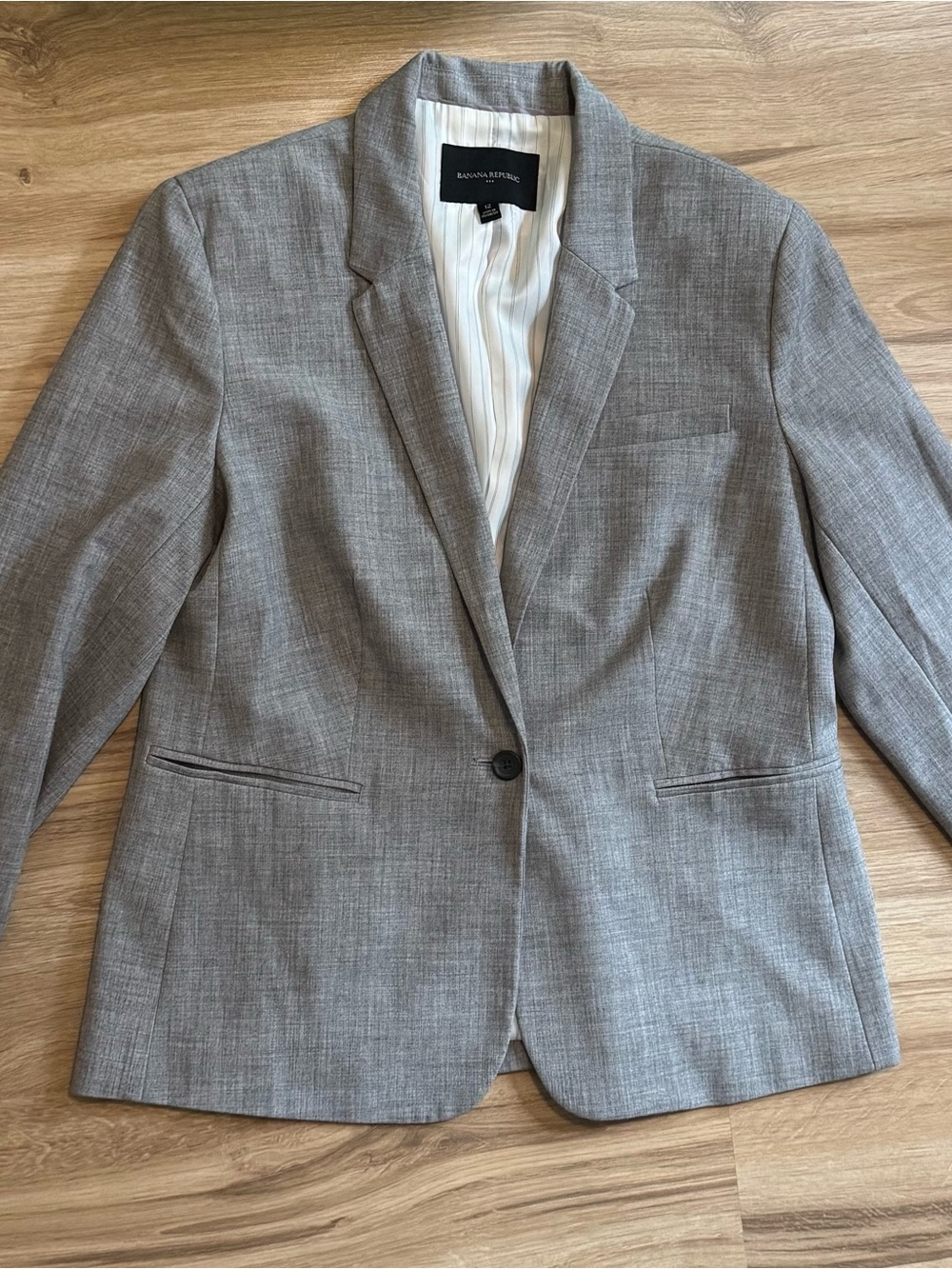Banana Republic Light Gray Blazer with Pinstripe Lining